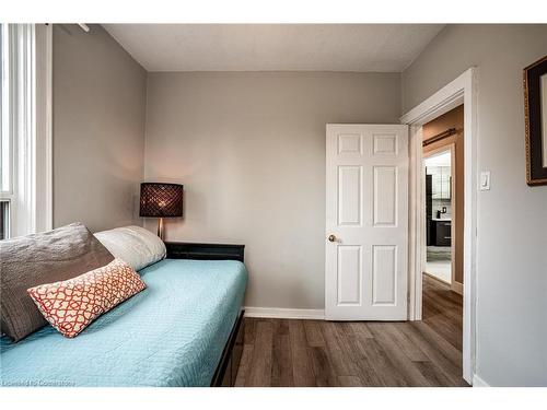 752 Beach Boulevard, Hamilton, ON - Indoor Photo Showing Bedroom