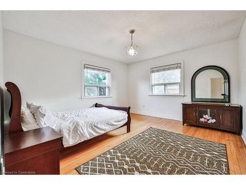 1235 Old River Road, Mississauga, ON - Indoor Photo Showing Bedroom