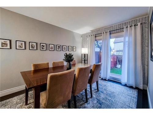 45 Robins Avenue, Hamilton, ON - Indoor Photo Showing Dining Room