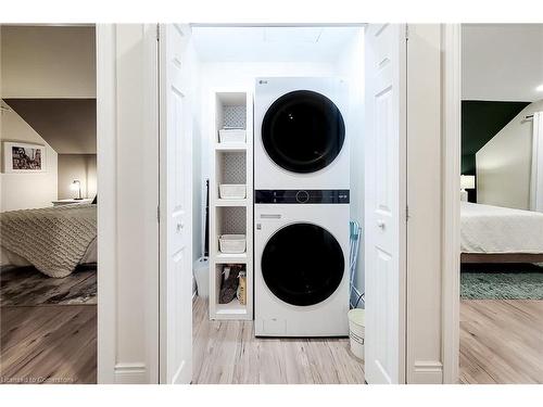 45 Robins Avenue, Hamilton, ON - Indoor Photo Showing Laundry Room