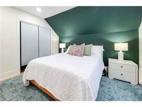 45 Robins Avenue, Hamilton, ON - Indoor Photo Showing Bedroom