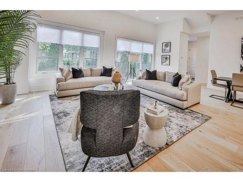 3 Arbourvale Common, St. Catharines, ON - Indoor Photo Showing Living Room