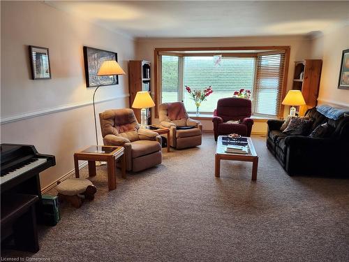 1164 Killarney Bay Road, Kawartha Lakes, ON - Indoor Photo Showing Living Room