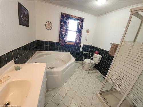 1164 Killarney Bay Road, Kawartha Lakes, ON - Indoor Photo Showing Bathroom