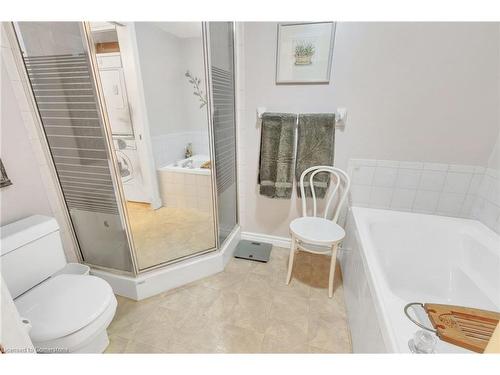 213-2030 Cleaver Avenue, Burlington, ON - Indoor Photo Showing Bathroom