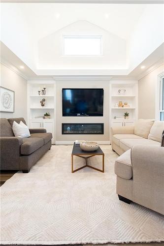 516 Mayzel Road, Burlington, ON - Indoor Photo Showing Living Room