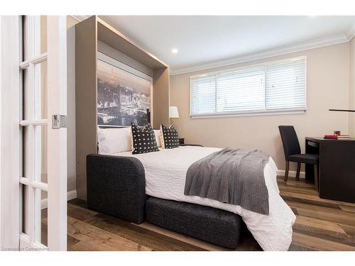 516 Mayzel Road, Burlington, ON - Indoor Photo Showing Bedroom