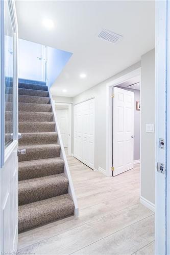 516 Mayzel Road, Burlington, ON - Indoor Photo Showing Other Room