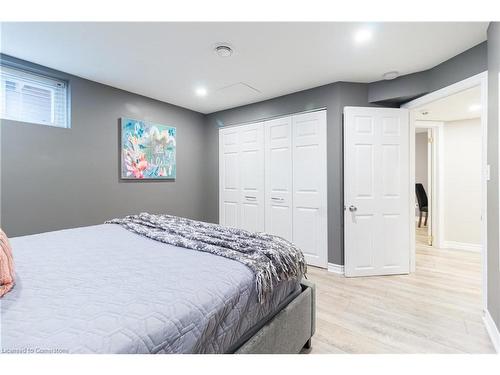 516 Mayzel Road, Burlington, ON - Indoor Photo Showing Bedroom