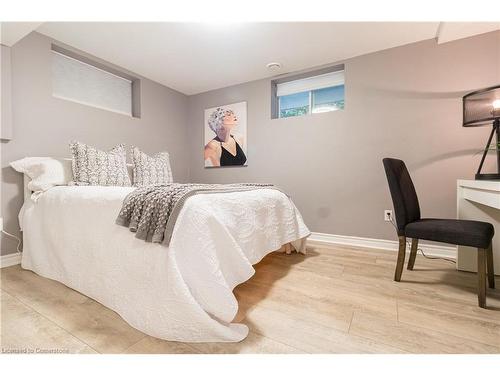 516 Mayzel Road, Burlington, ON - Indoor Photo Showing Bedroom