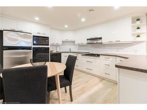 516 Mayzel Road, Burlington, ON - Indoor Photo Showing Kitchen