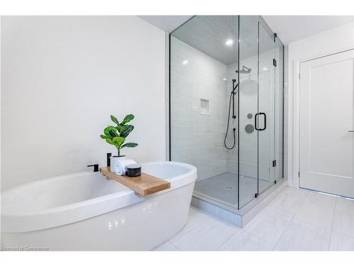 117 Whitefish Crescent, Stoney Creek, ON - Indoor Photo Showing Bathroom