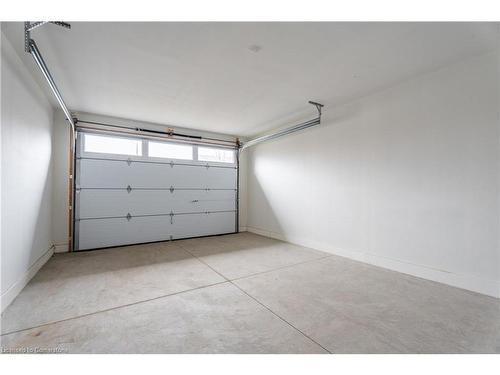 117 Whitefish Crescent, Stoney Creek, ON - Indoor Photo Showing Garage