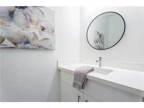 117 Whitefish Crescent, Stoney Creek, ON - Indoor Photo Showing Bathroom