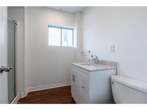 86 Welland Avenue, St. Catharines, ON - Indoor Photo Showing Bathroom