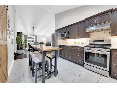 5817 Ironwood Street, Niagara Falls, ON - Indoor Photo Showing Kitchen