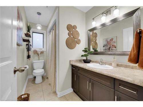 5817 Ironwood Street, Niagara Falls, ON - Indoor Photo Showing Bathroom