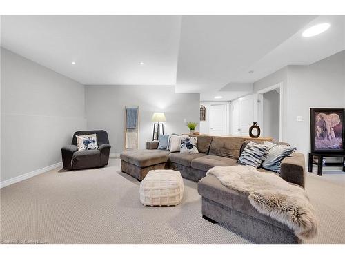 5817 Ironwood Street, Niagara Falls, ON - Indoor Photo Showing Living Room