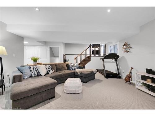 5817 Ironwood Street, Niagara Falls, ON - Indoor Photo Showing Living Room