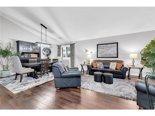 5817 Ironwood Street, Niagara Falls, ON - Indoor Photo Showing Living Room