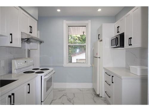 701 Wilson Street, Hamilton, ON - Indoor Photo Showing Kitchen