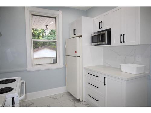 701 Wilson Street, Hamilton, ON - Indoor Photo Showing Kitchen