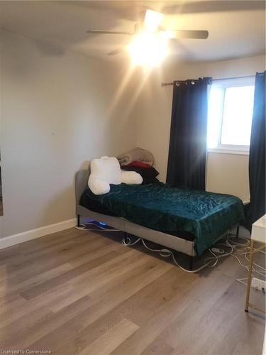 18 Rosewell Street, Hamilton, ON - Indoor Photo Showing Bedroom