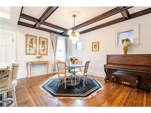 185 Fairleigh Avenue S, Hamilton, ON - Indoor Photo Showing Dining Room