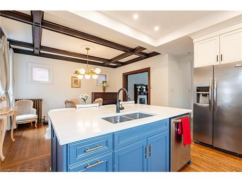 185 Fairleigh Avenue S, Hamilton, ON - Indoor Photo Showing Kitchen With Double Sink