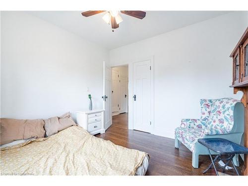 185 Fairleigh Avenue S, Hamilton, ON - Indoor Photo Showing Bedroom