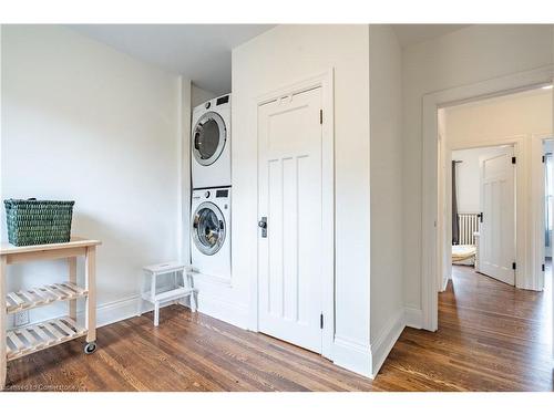 185 Fairleigh Avenue S, Hamilton, ON - Indoor Photo Showing Laundry Room