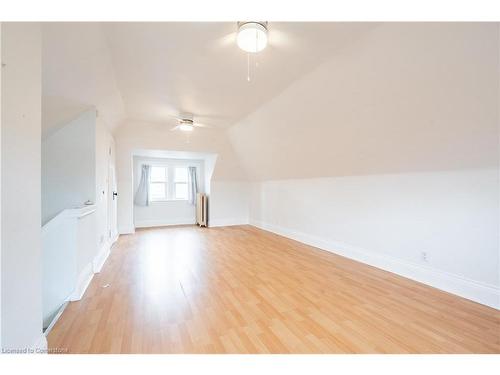 185 Fairleigh Avenue S, Hamilton, ON - Indoor Photo Showing Other Room