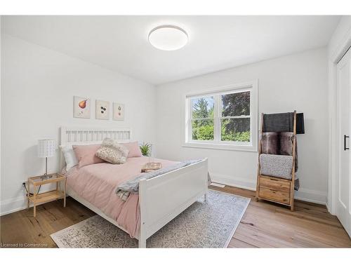 799 Cranston Court, Burlington, ON - Indoor Photo Showing Bedroom