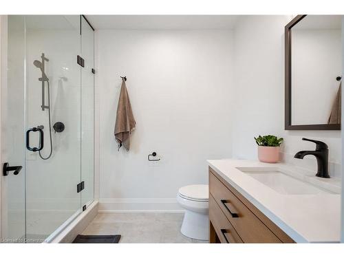 799 Cranston Court, Burlington, ON - Indoor Photo Showing Bathroom