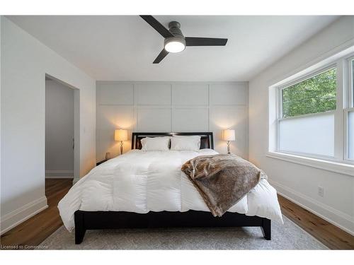 799 Cranston Court, Burlington, ON - Indoor Photo Showing Bedroom