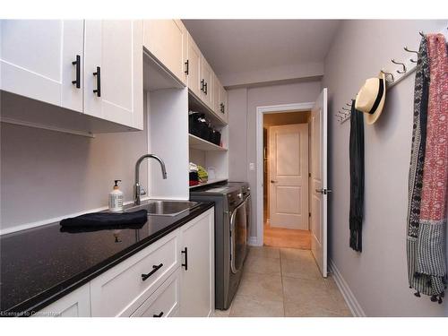 259 Mother'S Street, Glanbrook, ON - Indoor Photo Showing Kitchen