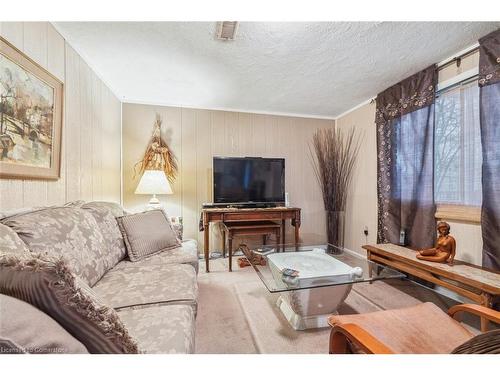 171 Old Ancaster Road, Hamilton, ON - Indoor Photo Showing Living Room