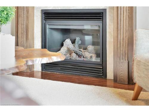 920 Stone Church Road E, Hamilton, ON - Indoor Photo Showing Living Room With Fireplace