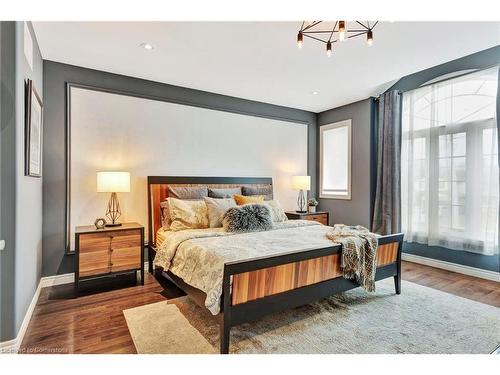 920 Stone Church Road E, Hamilton, ON - Indoor Photo Showing Bedroom