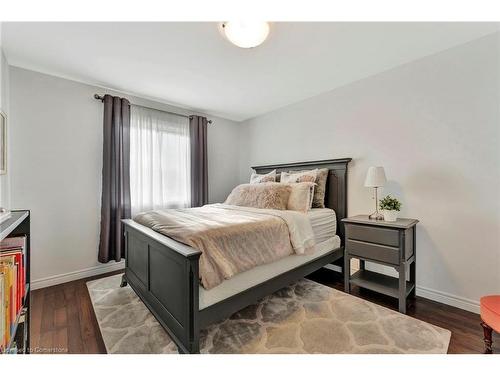 920 Stone Church Road E, Hamilton, ON - Indoor Photo Showing Bedroom