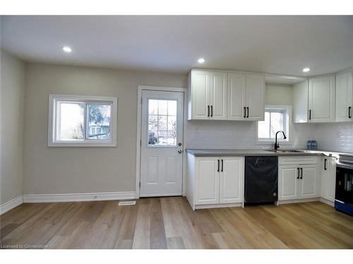 32 Vansitmart Avenue, Hamilton, ON - Indoor Photo Showing Kitchen