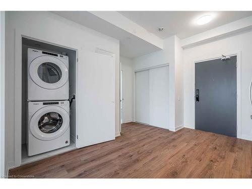 Ph03-395 Dundas Street W, Oakville, ON - Indoor Photo Showing Laundry Room