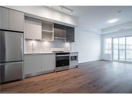 Ph03-395 Dundas Street W, Oakville, ON - Indoor Photo Showing Kitchen With Stainless Steel Kitchen