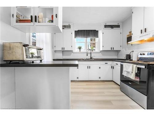 437 Niagara Street, Welland, ON - Indoor Photo Showing Kitchen