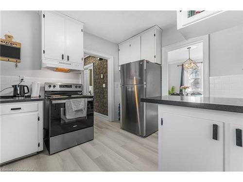 437 Niagara Street, Welland, ON - Indoor Photo Showing Kitchen With Stainless Steel Kitchen