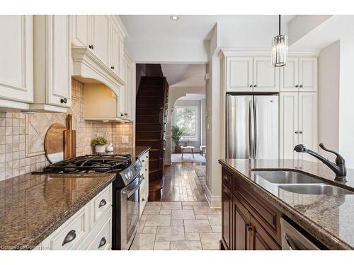 113/115 Claremont Drive, Hamilton, ON - Indoor Photo Showing Kitchen With Double Sink With Upgraded Kitchen