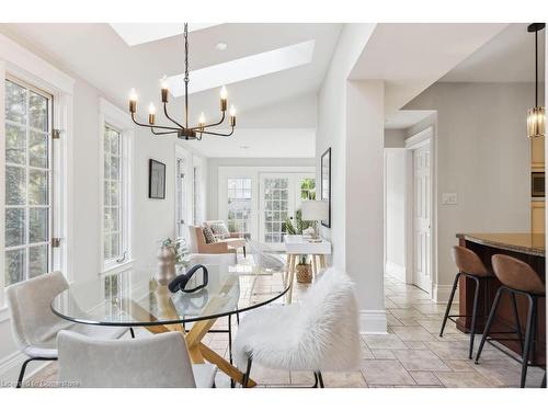 113/115 Claremont Drive, Hamilton, ON - Indoor Photo Showing Dining Room