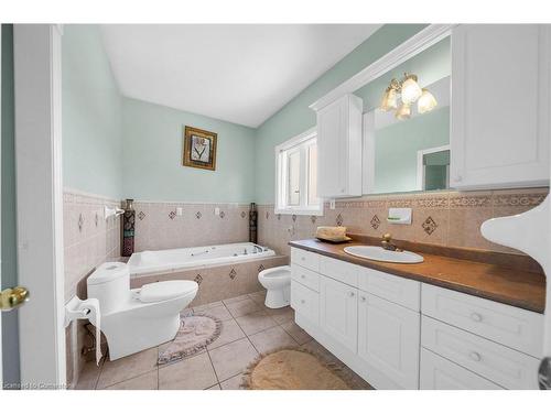 33 Tallman Street, Stoney Creek, ON - Indoor Photo Showing Bathroom