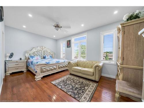 33 Tallman Street, Stoney Creek, ON - Indoor Photo Showing Bedroom