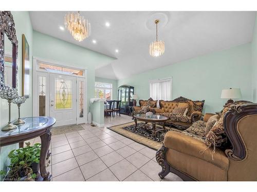 33 Tallman Street, Stoney Creek, ON - Indoor Photo Showing Living Room